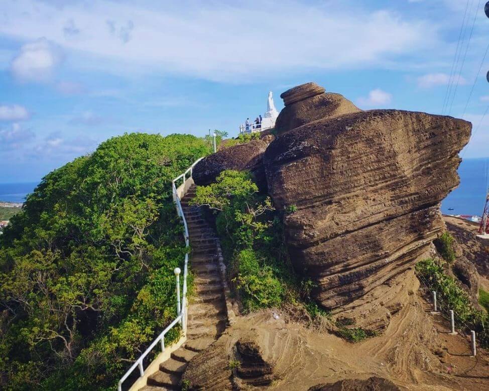 The steep cliffs of Linh Son Pagoda on Cao Cat mountain.