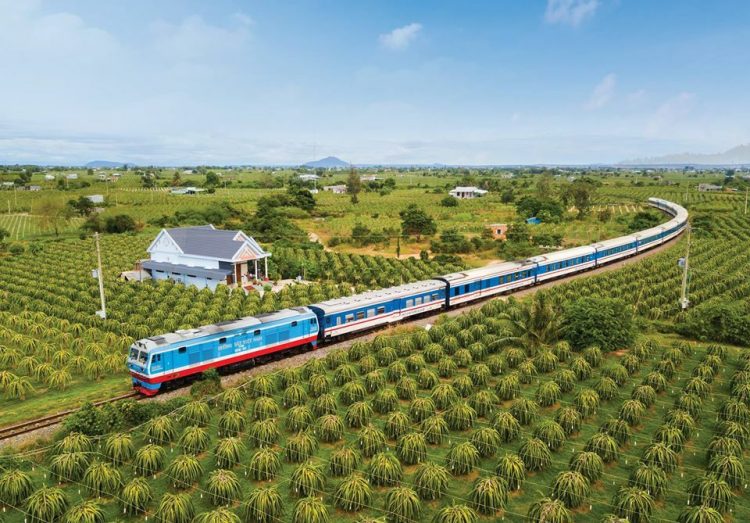 Vietnam Train Travel Guide 750x523 