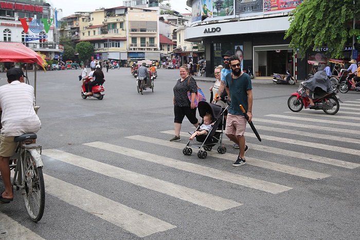 How to cross the road in Vietnam in 8 easy steps