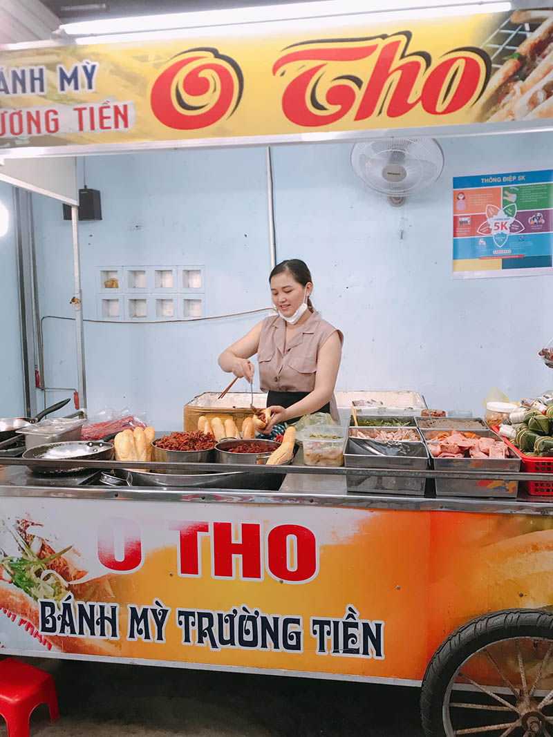 Banh Mi shops in Hue city