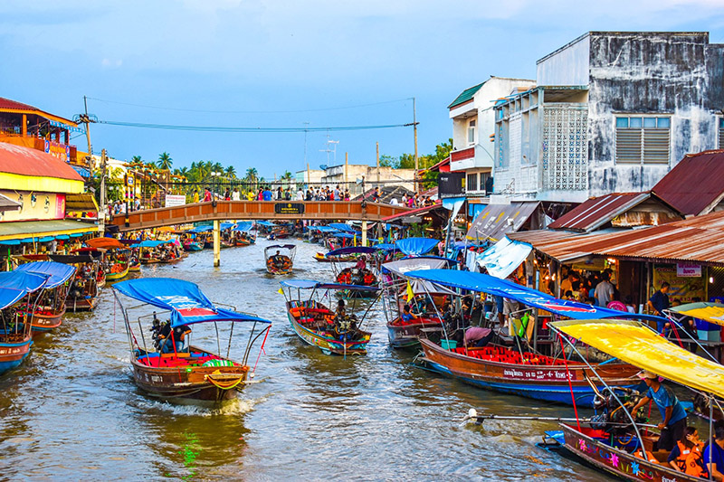 Amphawa Floating Market Samut Songkharm