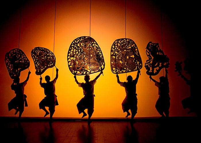 Immerse in Cambodian art with the Kok Thlok shadow theatre, leather puppets and live music.