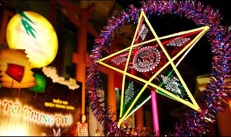 Star lanterns, the traditional toy loved by all children during the Moon Festival