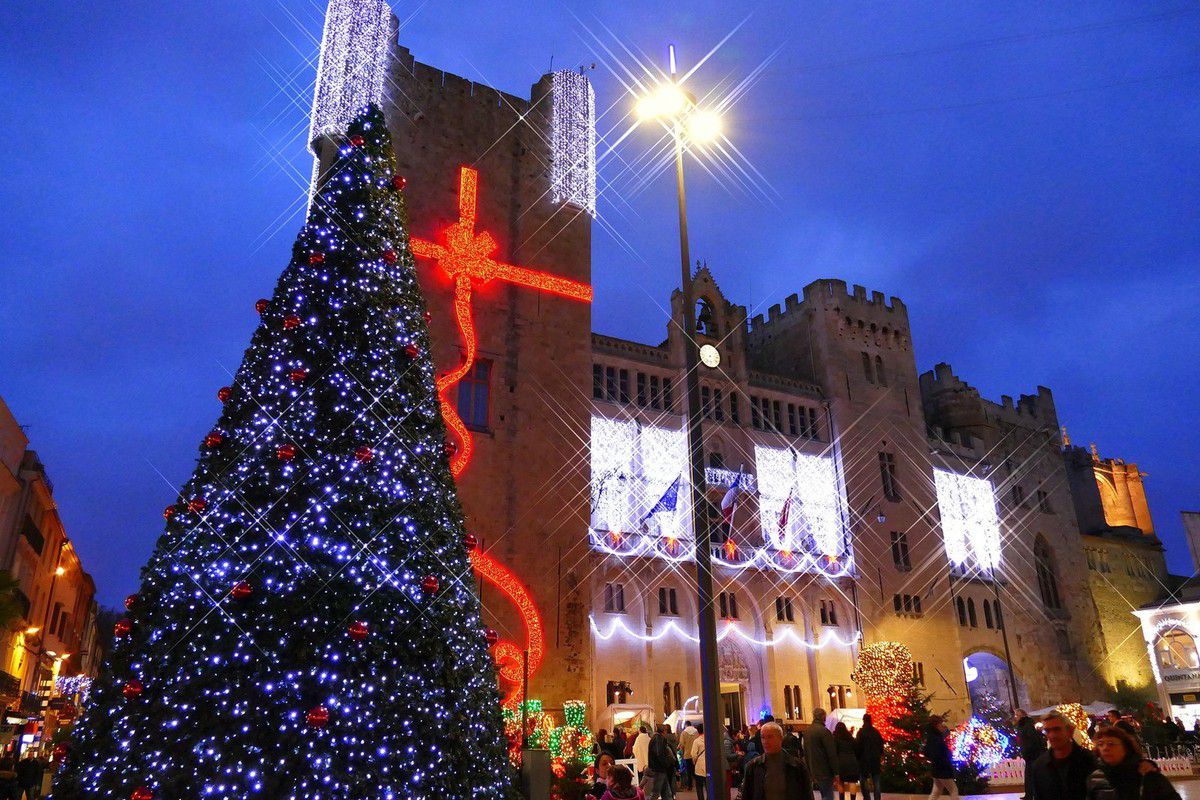 Christmas in Narbonne, the market square was transformed into an impressive spectacle of light.