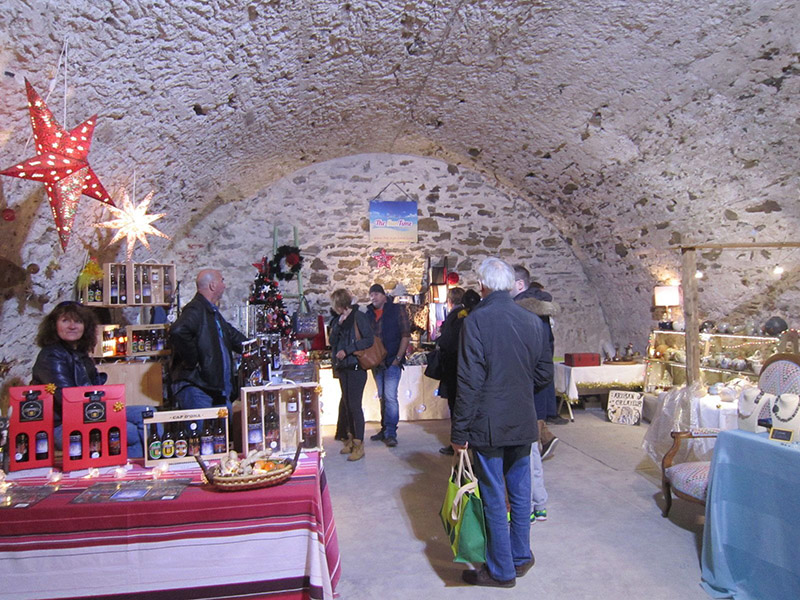 Christmas market inside Château Royal, Collioure