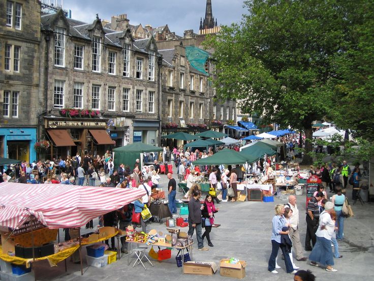 Love the street markets in Edinburgh.